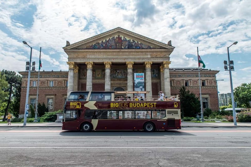 Budapest: Big Bus Hop-On Hop-Off Tour & Danube River Cruise - Comfort, Accessibility, and Small Frictions