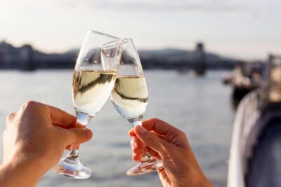 By Night Sightseeing Cruise with Welcome Drink