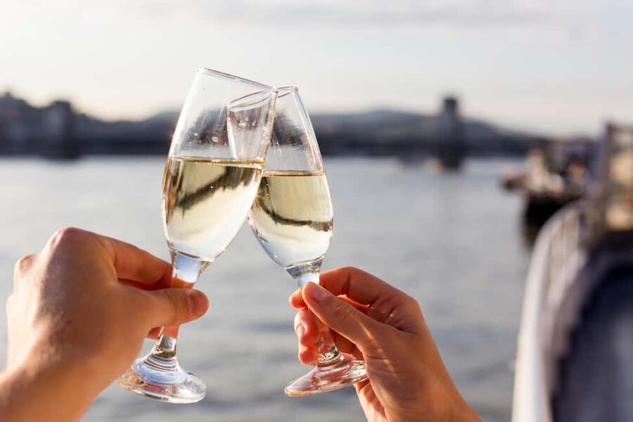 Budapest: By Night Sightseeing Cruise with Welcome Drink - Boarding with a welcome drink