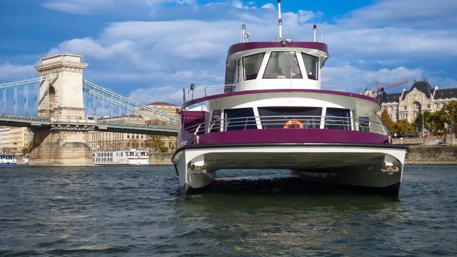 Budapest: Catamaran Pizza Cruise - What kind of Budapest cruise is this?