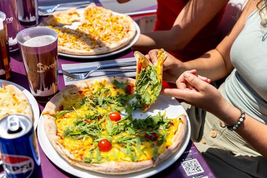 Budapest: Catamaran Pizza Cruise - Gellért Hill and the first river views