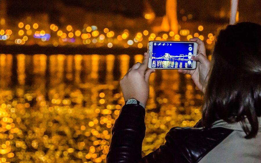 Budapest: City Highlights Sightseeing Cruise - Dock 42 and the boarding routine