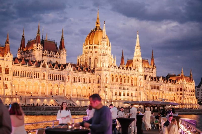 Budapest: Cruise Unlimited Aperol and Prosecco - Boarding at Pier 9