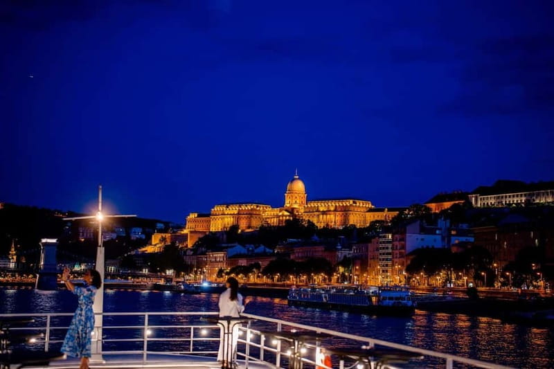Budapest: Cruise Unlimited Aperol and Prosecco - Sunset or Night Cruise?