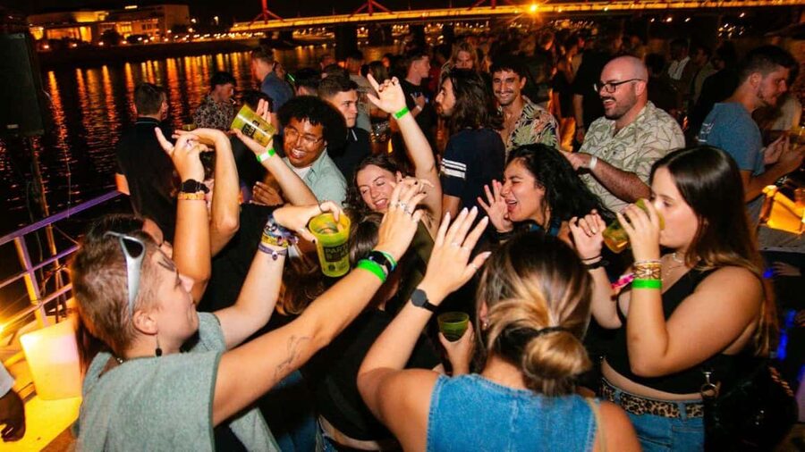 Budapest: Danube Beat Party Cruise with DJ & Drink Packages - The route from Parliament to Rákóczi Bridge