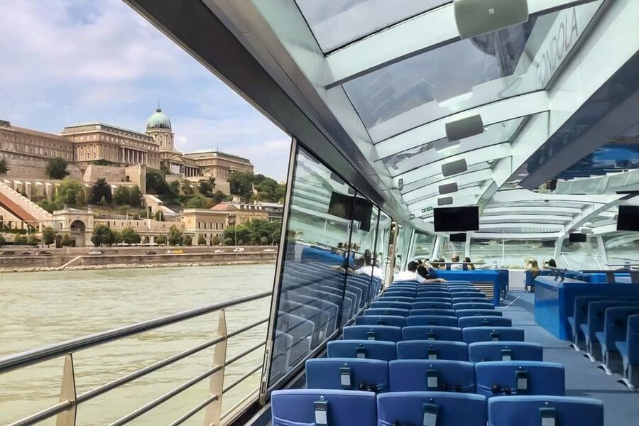 Budapest: Daytime Sightseeing Boat Cruise - The multilingual audio guide: useful, but not perfectly timed