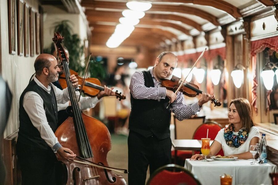 Budapest: Dinner Cruise with Live Music and Folk Dance Show - Rajkó musicians, folk dancing, and the cimbalom