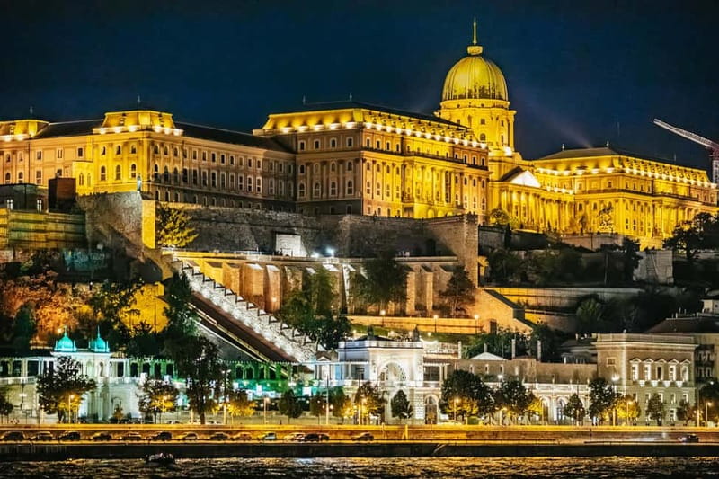 Budapest: Evening Cruise with 4-Course Dinner - Key points to know before booking