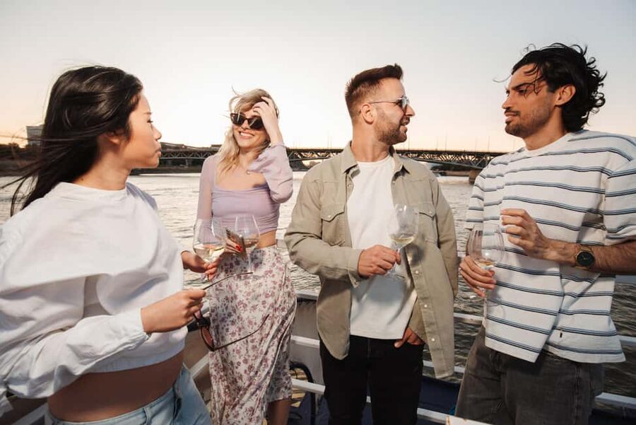 Budapest: Lotus Cruise with Unlimited Aperol and Prosecco - Who should book it?