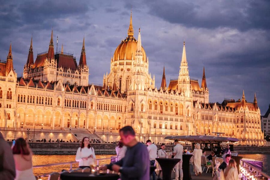 Budapest: Lotus Cruise with Unlimited Aperol and Prosecco - Final verdict: a good-value Budapest night out