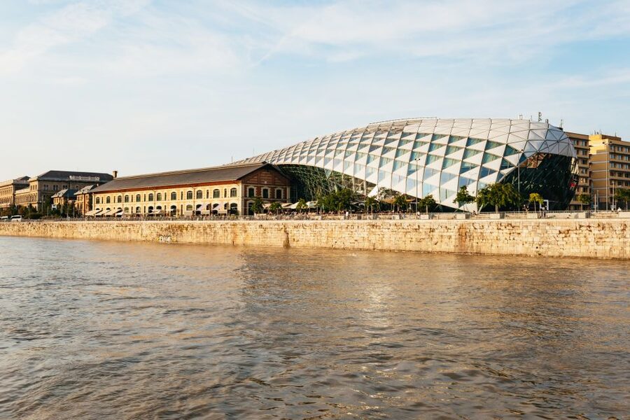 Budapest: Nighttime or Daytime Sightseeing Cruise - Why the Danube gives you Budapest’s best first look