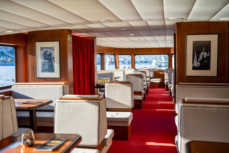 Budapest: Premium Sightseeing Cruise with Tokaj Frizzante - Elizabeth Bridge and the heart of central Budapest