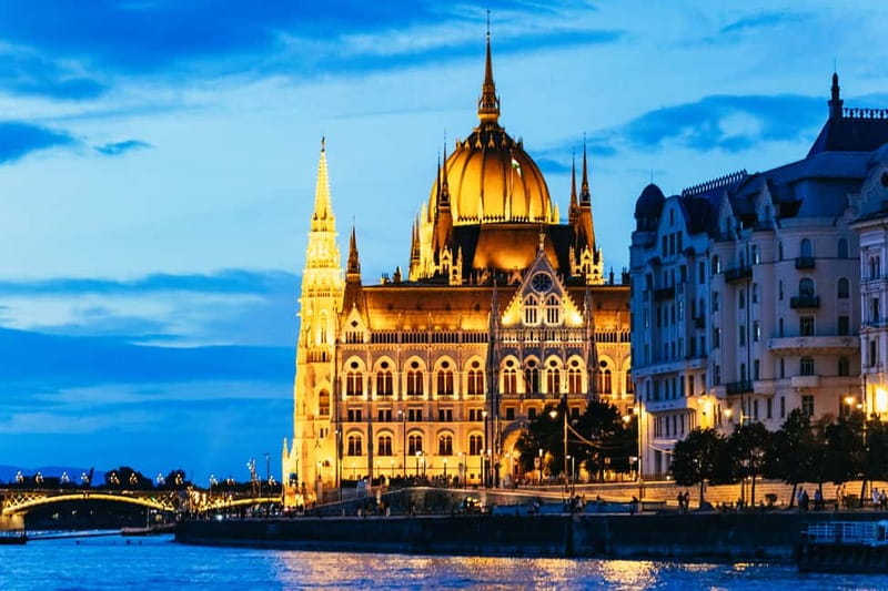 Budapest: Prosecco Dinner Cruise with Live Music - Quick points to know before booking