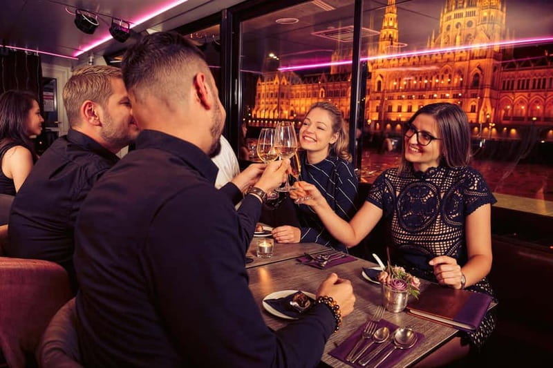 Budapest: Prosecco Dinner Cruise with Live Music - Service and the small details that shape the night