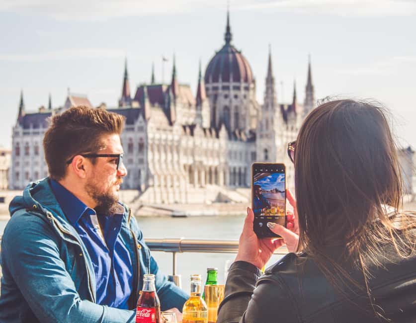 Budapest Sightseeing Cruise with Welcome Drink - Gellert Hill and Bálna Budapest