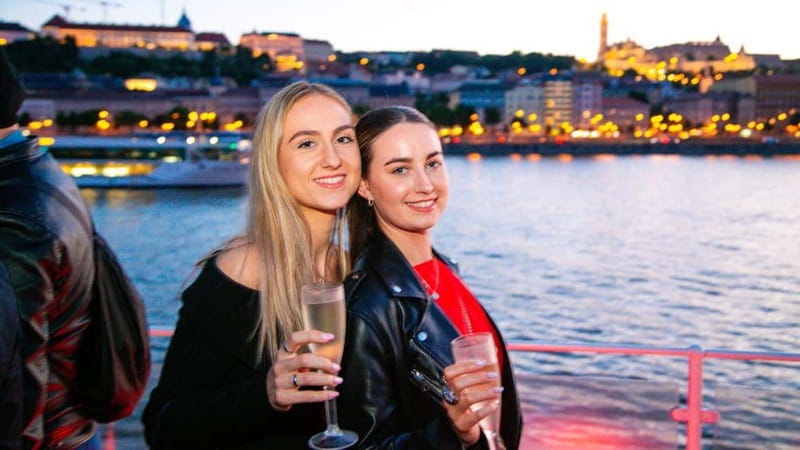 Budapest: Sip and Sail River Cruise with Unlimited Prosecco - Is $29 good value?