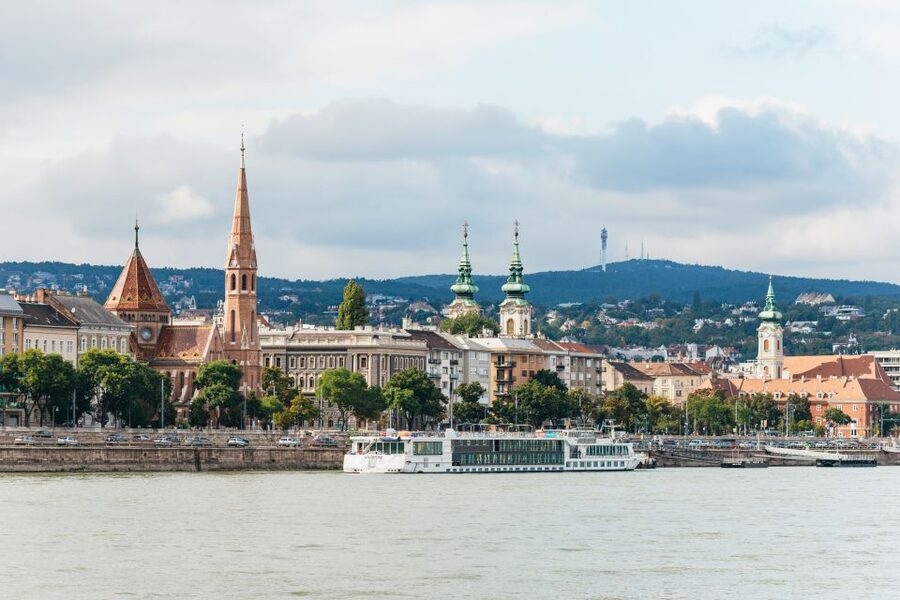 Budapest: Sunset Cocktail Cruise - Should you book the Budapest Sunset Cocktail Cruise?
