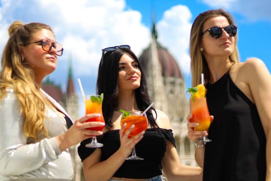 Budapest: Sunset Cocktail Cruise - Why Budapest looks so good from the Danube