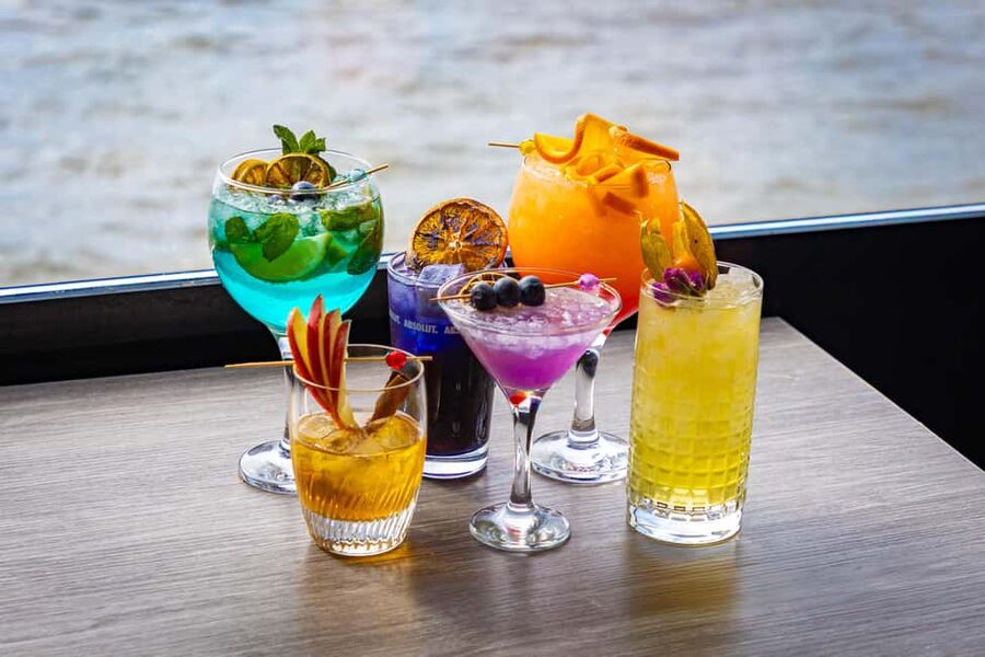 Budapest: Sunset Cocktail Cruise - The sunset route, sight by sight