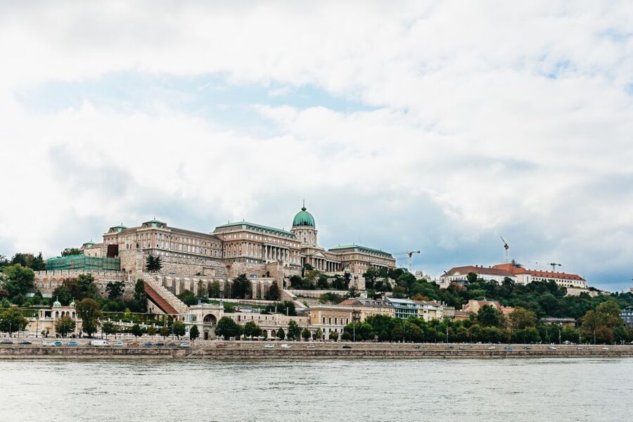 Budapest: Sunset Cocktail Cruise - Who will enjoy this cruise most?