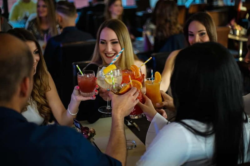 Budapest: Unlimited Drink Cruise - Drinks, Table Service, and Party Music