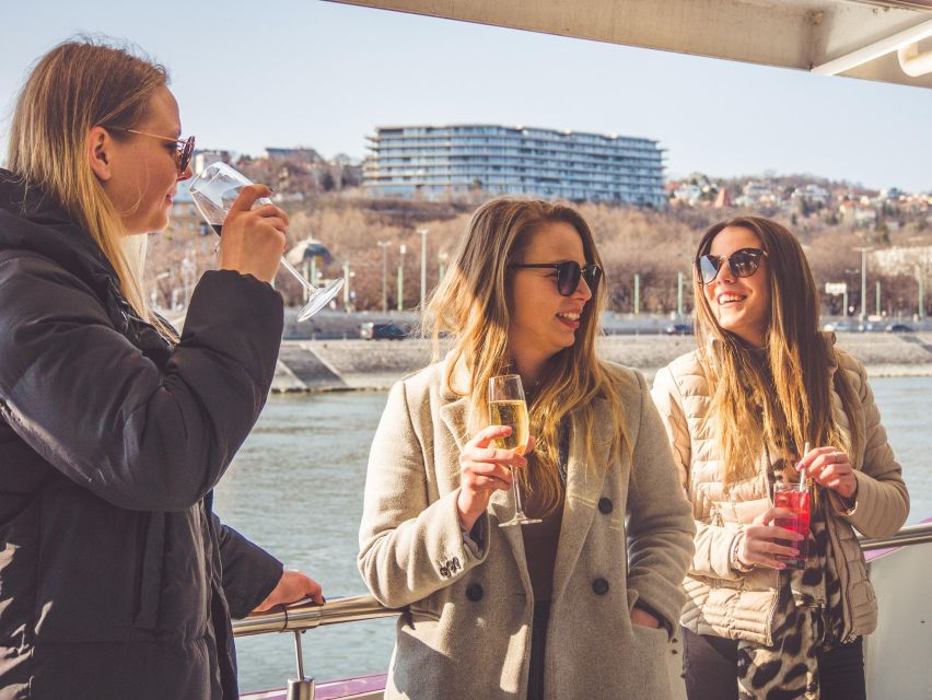 Budapest: Unlimited Prosecco and Wine Sightseeing Cruise - Unlimited prosecco, wine, and soft drinks