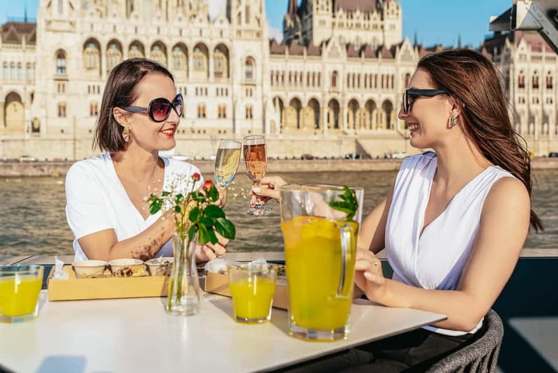 Budapest: Unlimited Prosecco, Beer and Aperol Spritz Cruise - Key points to know before you board
