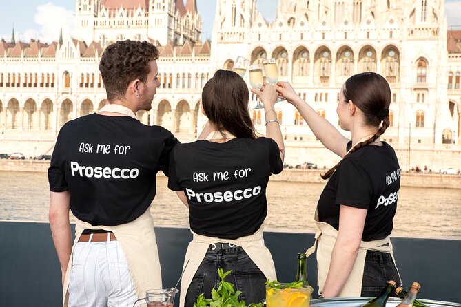 Budapest: Unlimited Prosecco, Beer & Aperol Spritz Cruise - What the Danube cruise is really like