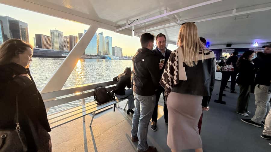 Buenos Aires: Puerto Madero Sunset Cruise with Open Bar - Choosing between the two sailing options