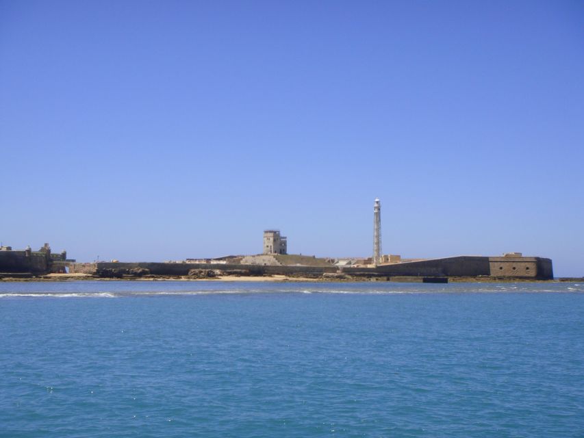 Cádiz: Bay of Cádiz Catamaran Tour with Host - How much value do you get for $22?