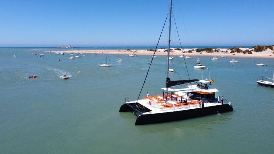 Cádiz: Bay of Cádiz Catamaran Tour with Host - Finding the boat at Cádiz Port