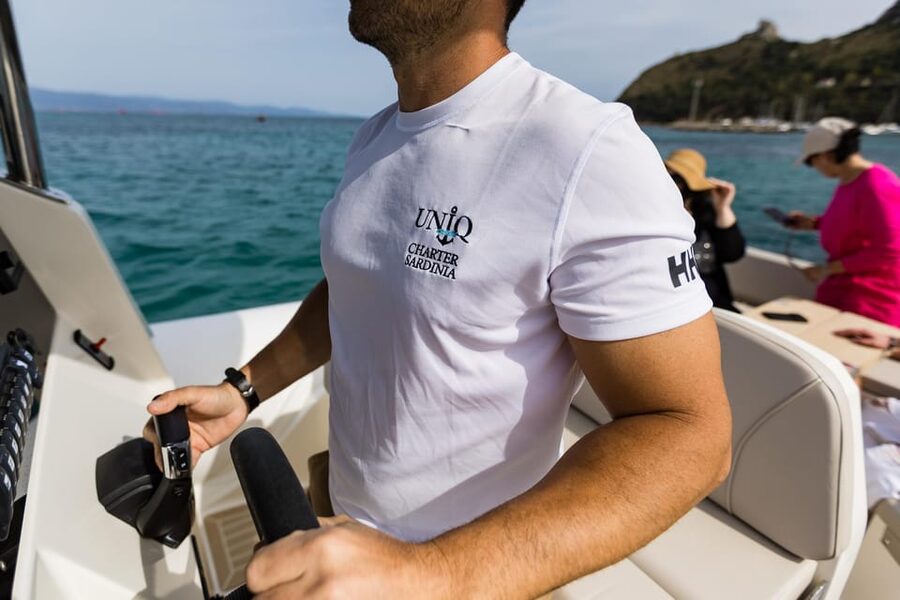 Cagliari: Boat Tour with 5 Snorkeling Stops & Free Drinks - What the skipper adds to the day