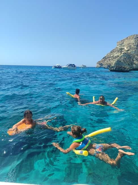 Cagliari: Devil's saddle boat tour, 4 stops and prosecco - Cala Bernat: a gentle opening stop