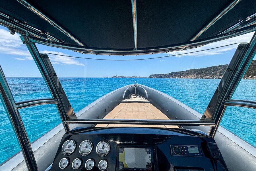 Cagliari: Zodiac Boat Tour, 3-4 SwimStops, Wine & Snorkeling - Why Devils Saddle works so well from the water