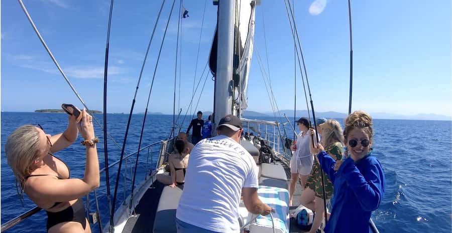 Cairns: Green Island & Great Barrier Reef Sailing Tour - Why the small boat changes the reef day
