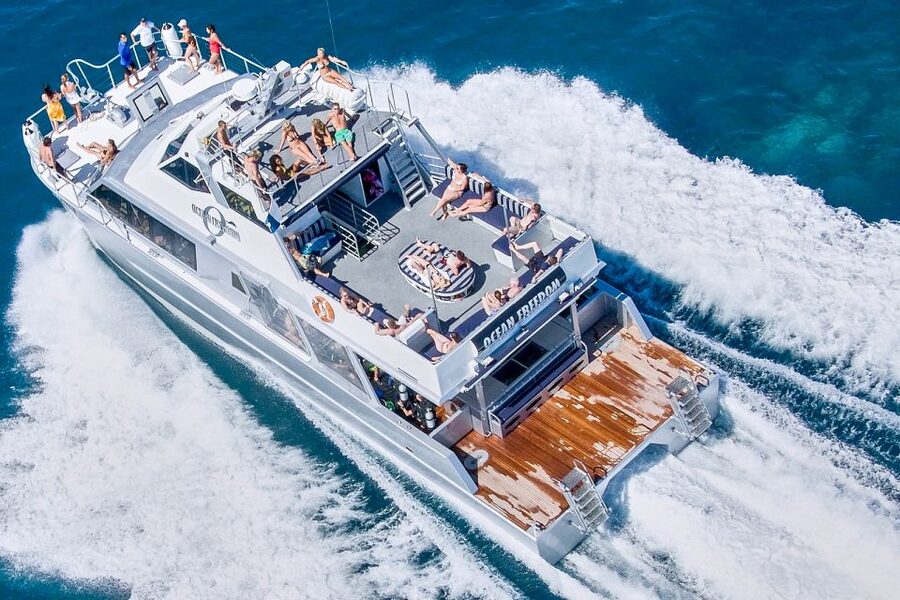 Cairns: Outer and Coral Cay Snorkel and Dive Cruise - Lunch is a real part of the value