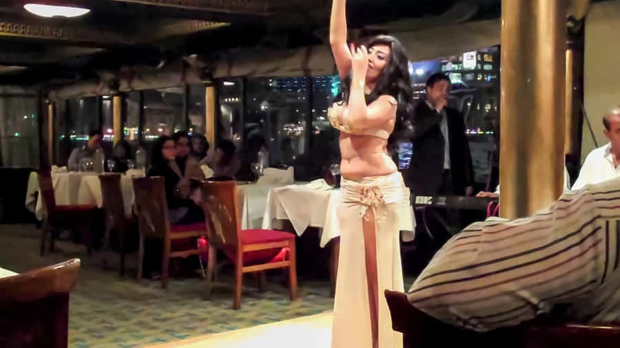 Cairo: Dinner Cruise on the Nile River with Entertainment - A two-hour view of Cairo from the Nile