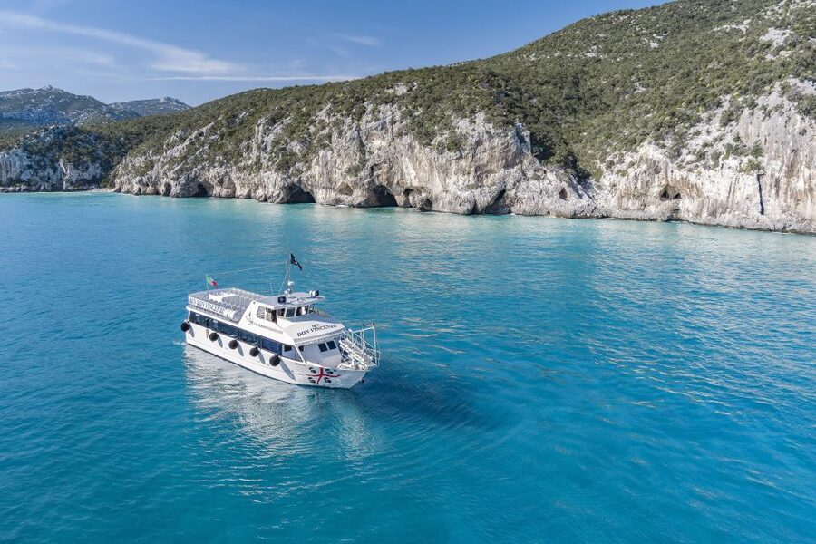 Cala Gonone: Grotta del Bue Marino and Cala Luna Boat Tour - What the $47 price really covers