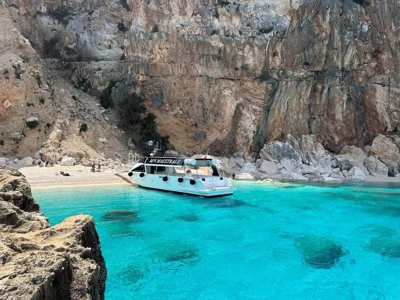 Cala Gonone: Gulf of Orosei Cruise with Cala Goloritzè - A full day along the Gulf of Orosei