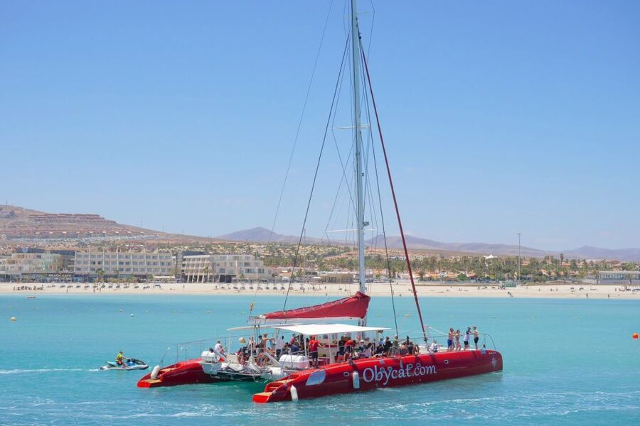 Caleta de Fuste: Catamaran Sailing Experience - Pozo Negro Bay and the water stop