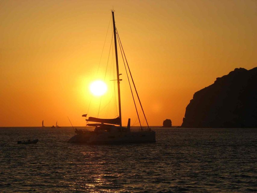 Calpe: Sunset Cruise with Sparkling Wine - Cava, music, and the changing light