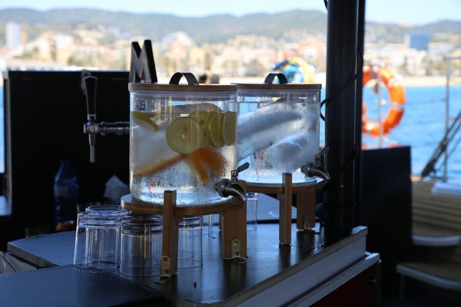 Cambrils: Catamaran Cruise with Drinks and BBQ Lunch Option - The return to Cambrils