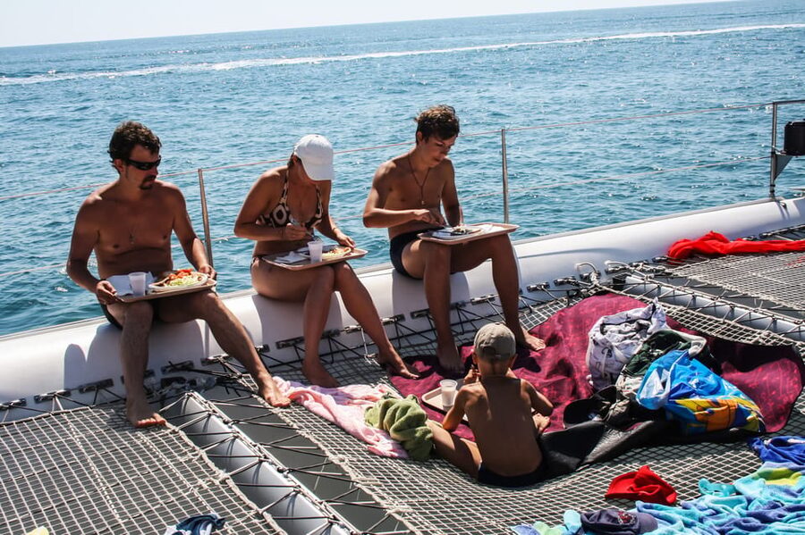 Cambrils: Costa Daurada Sail Catamaran Cruise - Five hours gives the day a slower rhythm