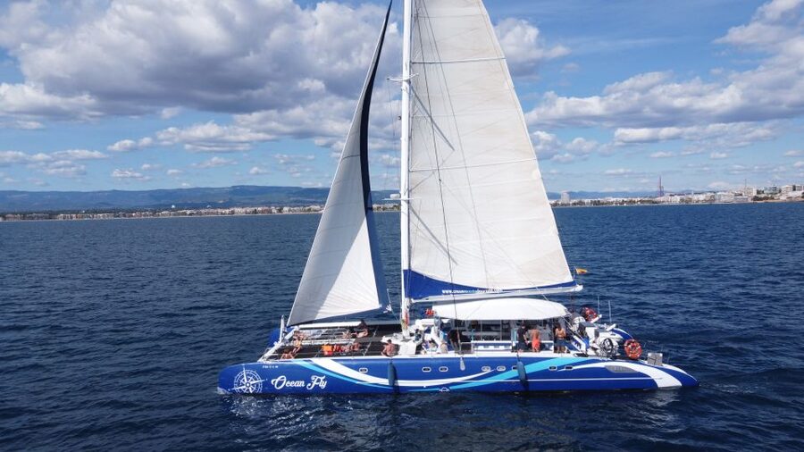 Cambrils: Costa Dorada Sunset Catamaran Cruise with Drinks - Booking, cancellation, and practical planning