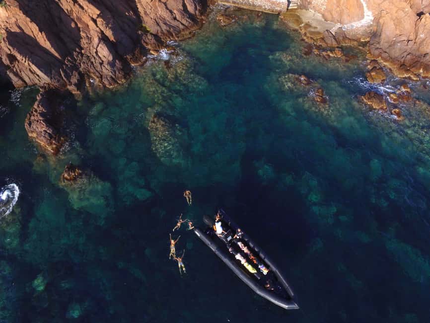Cannes: Estérel Massif Boat Excursion - Théoule-sur-Mer and the change to red rock