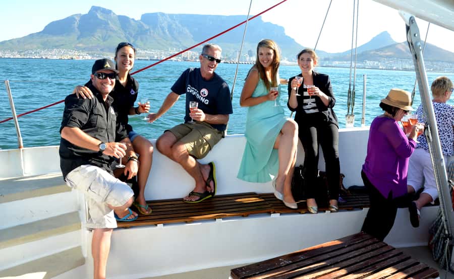 Cape Town: 1-Hour Pre-Sunset Champagne Cruise - Meeting the boat at the V&A Waterfront