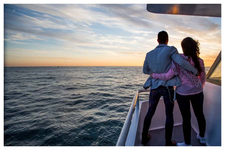 Cape Town: Sunset Champagne Cruise - Why seeing Cape Town from the Atlantic feels different