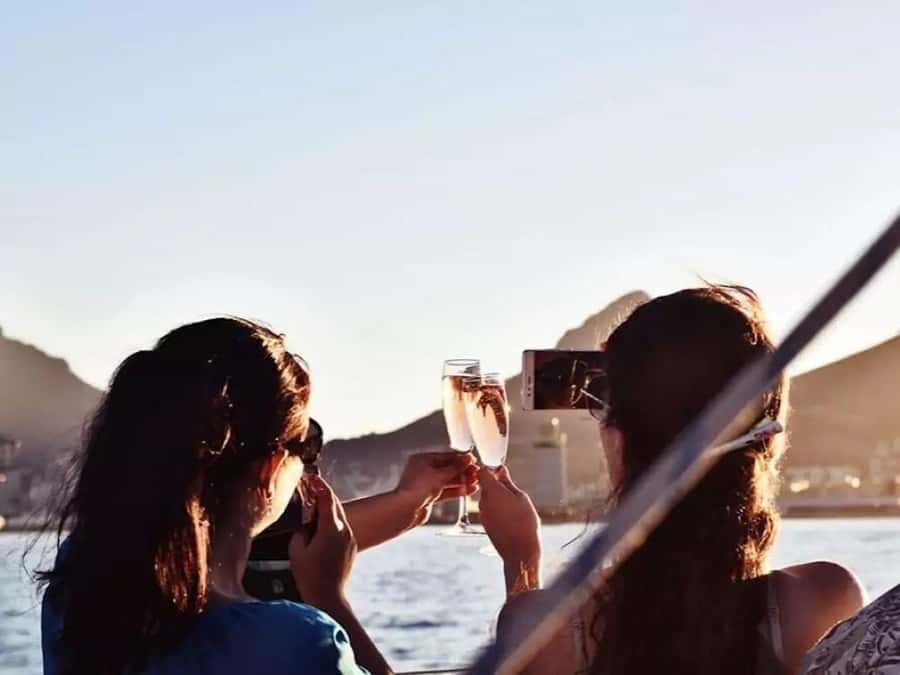 Cape Town: Sunset Champagne Cruise - Leaving the harbor with sparkling wine