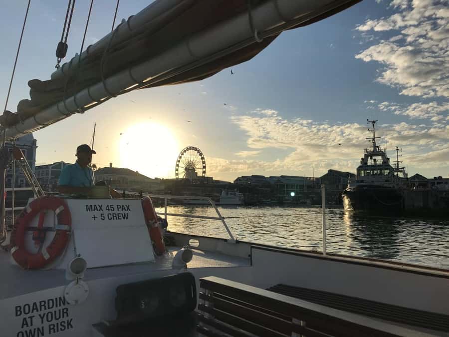 Cape Town: Sunset Cruise from V&A Waterfront with Bubbly - Practical tips for a better cruise