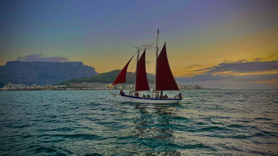 Cape Town: Sunset Cruise from V&A Waterfront with Bubbly - Milnerton Lighthouse and the open bay
